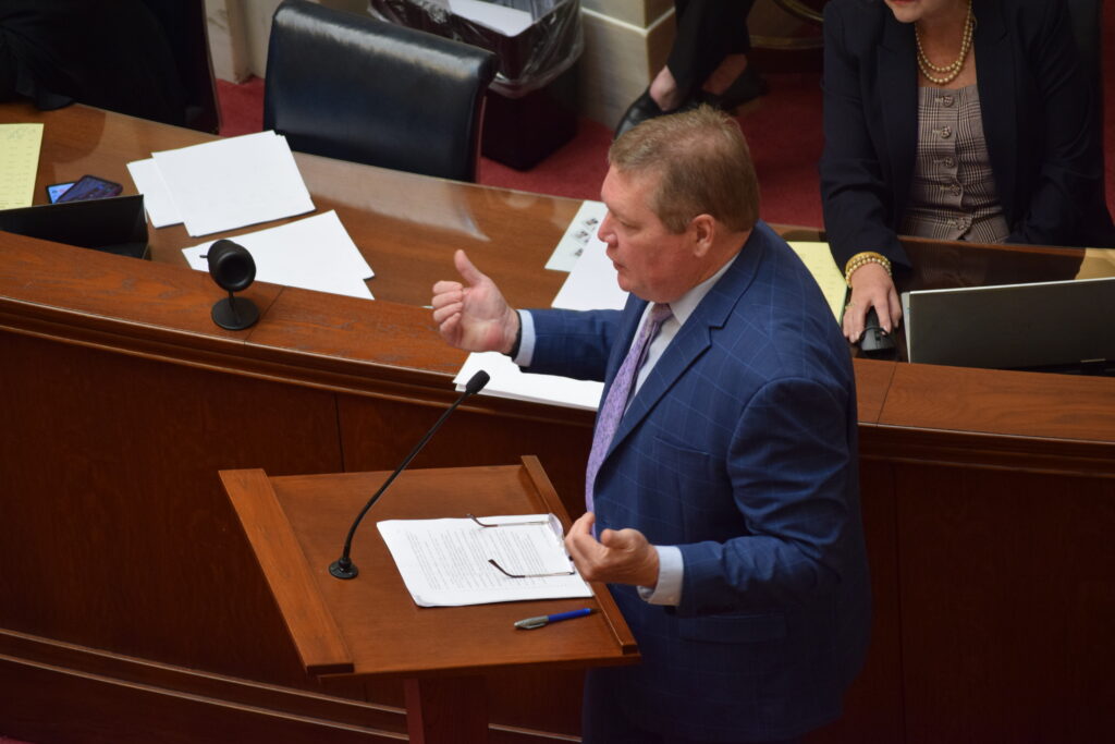 Arkansas Senate approves seven potential bills to regulate cryptocurrency mines